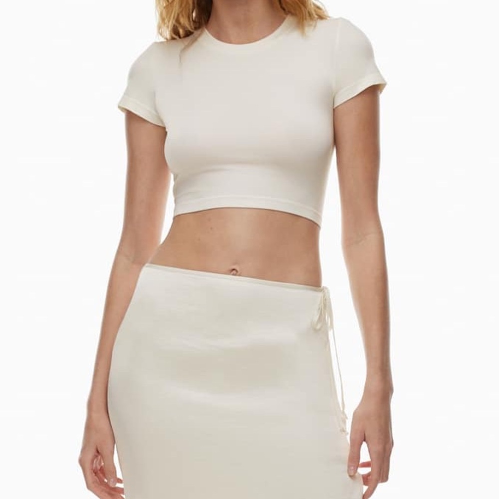 Aritzia Smooth Seamless Willow Cropped Tee Ivory Cream - Picture 3 of 6